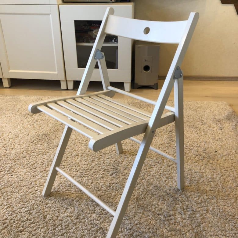 Складной стул белый